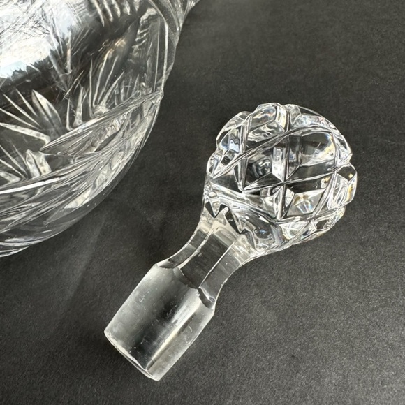 VTG Crystal Hand Cut Decanter & Stopper Large Round Bulb Bottle Shape EUC - Picture 12 of 14